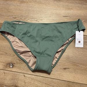 Green ruched mid rise bikini bottoms